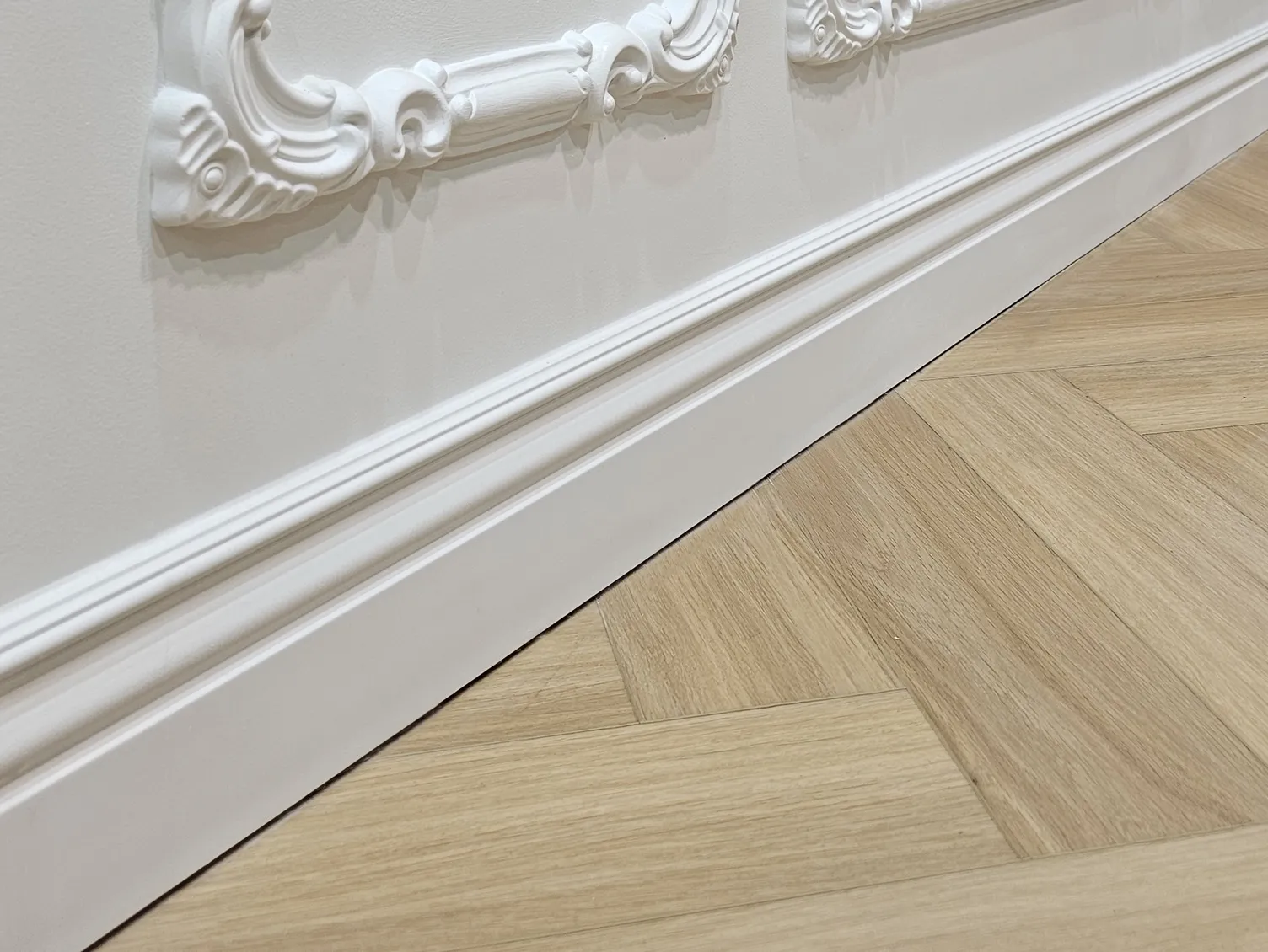 Listwa przypodłogowa MD095P biała wym. 200 x 1.5 x 12 cm, z PolyForce