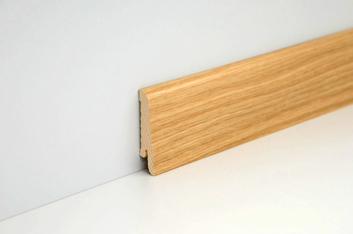 PRÓBKA 20 CM - Listwa przypodłogowa drewniana 60x15 mm - dąb europejski lakierowany